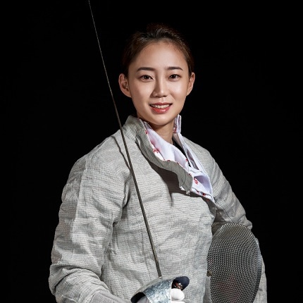 롯데, 8/31 LG전 승리 기원 시구 진행